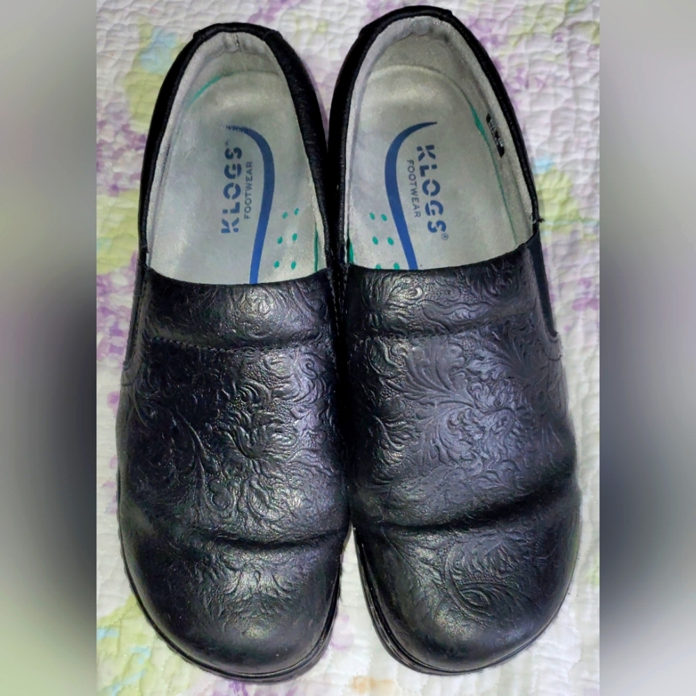 Black size 9 leather Klogs Nursing shoes